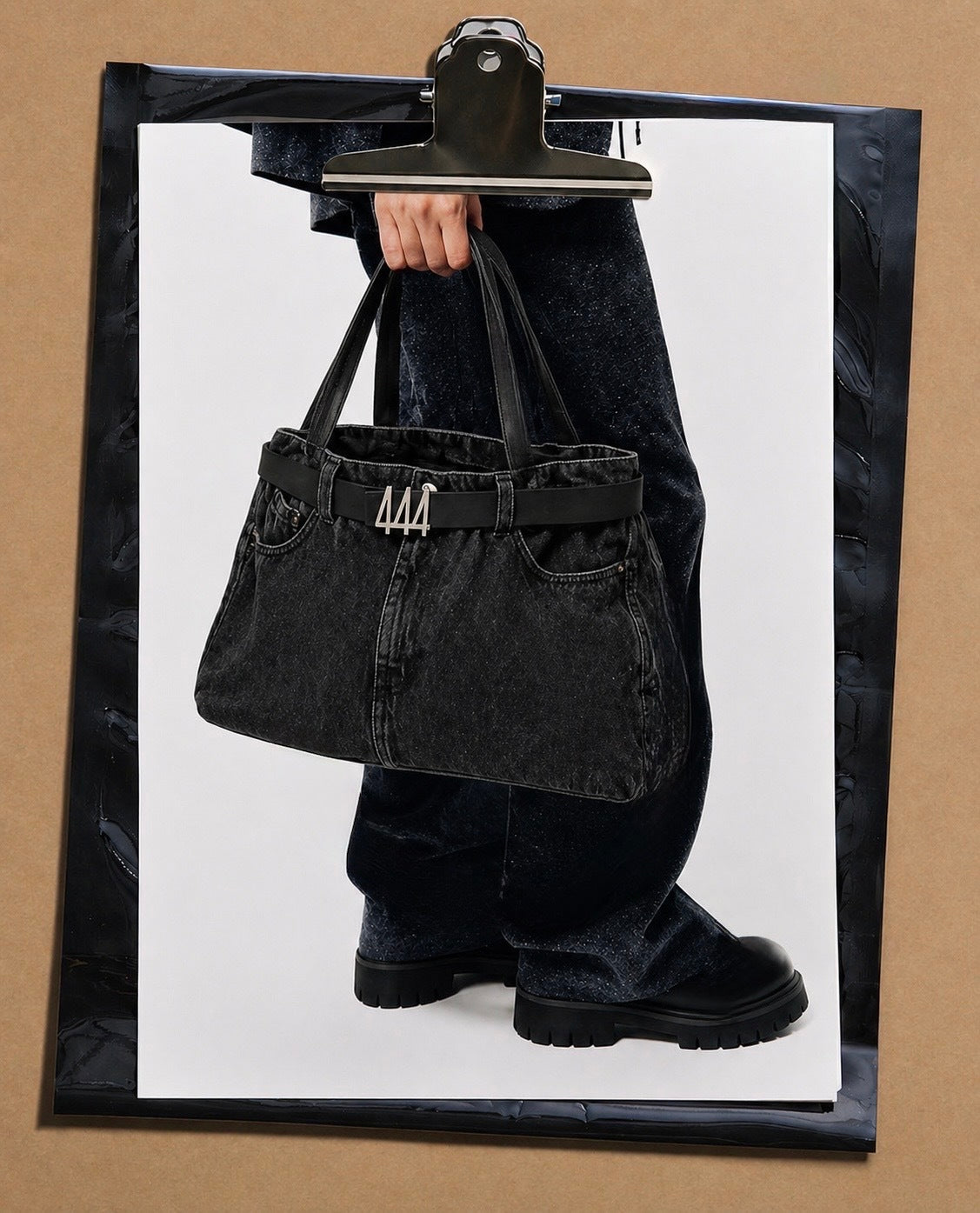 "PFW26" SOUVENIRS BAG